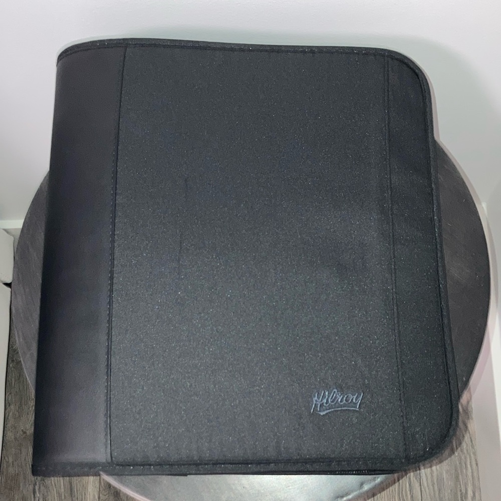 Hilroy 1-1/2” Zip Up Binder